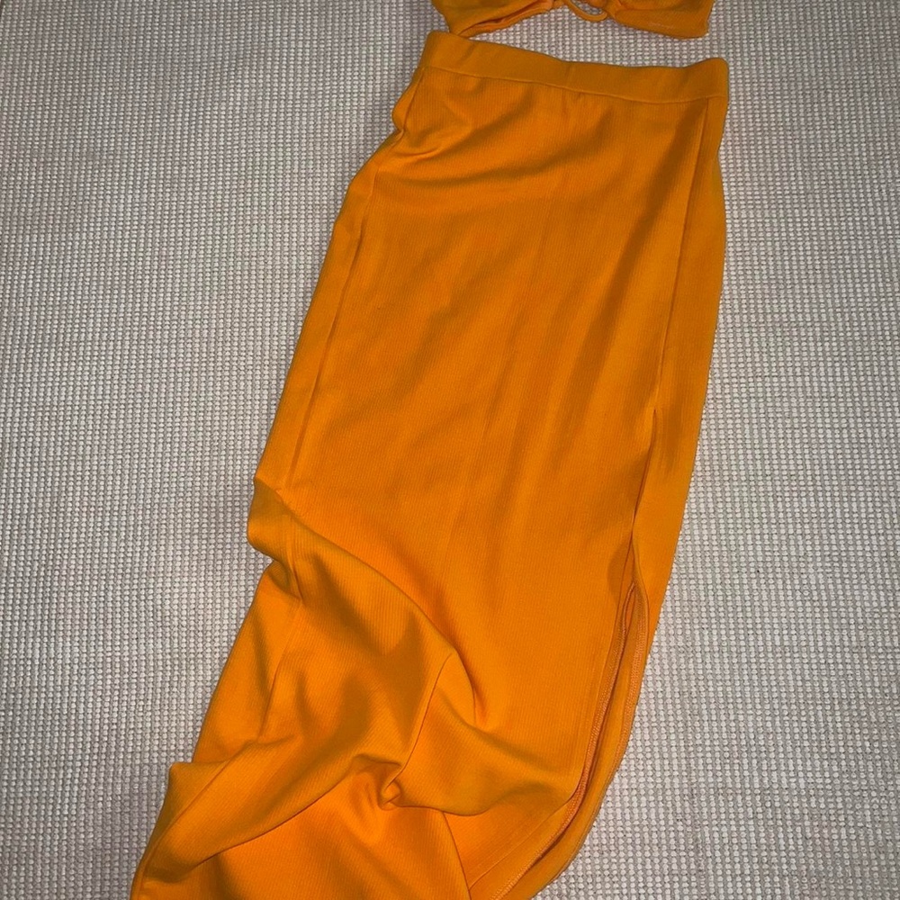 Two piece set - Picture 5 of 5